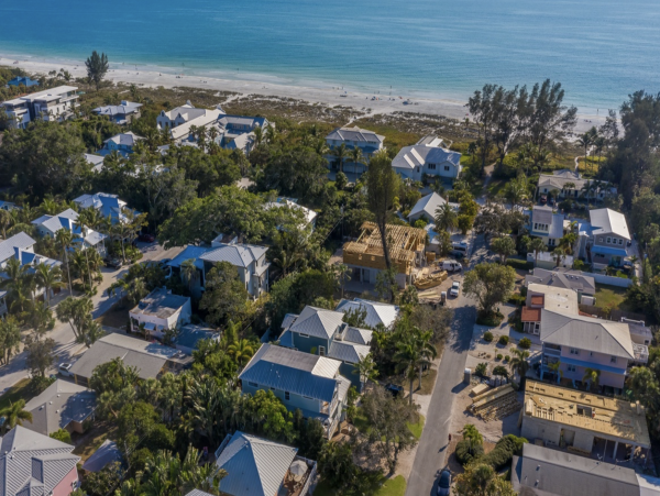 Six Bedroom Luxury Vacation Rental Anna Maria with Pool